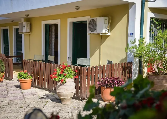 Dionysia's Apartment Planos
