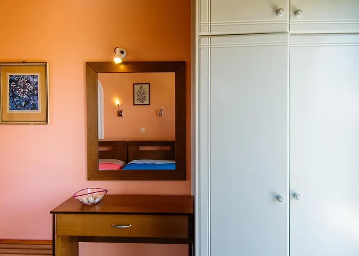 Dionysia's Apartment Planos